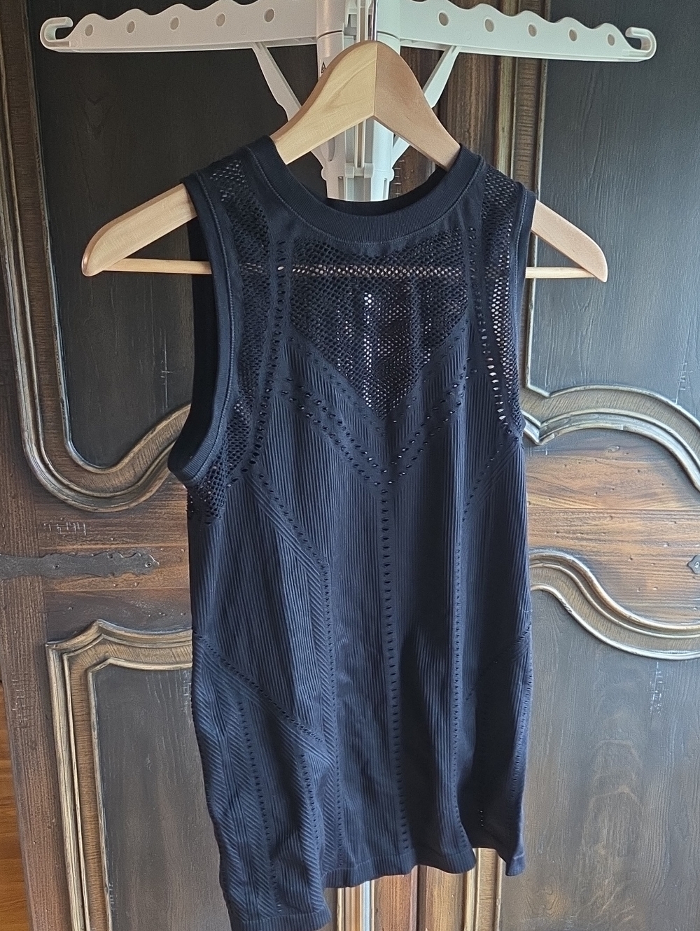 Sleeveless Eyelet Knit Tank Top - Black